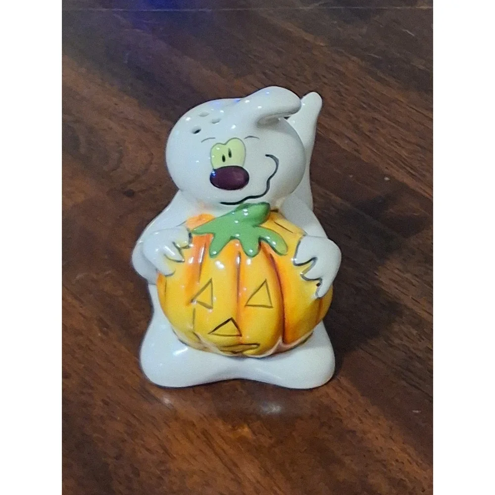 Halloween Ghost Salt and Pepper Shakers Ceramic Pumpkin Spiderweb Set White